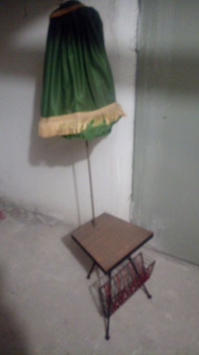 Kubacki lampa z gazetownikiem prl