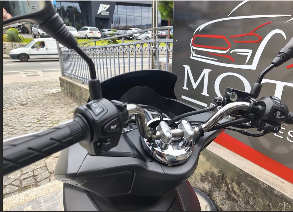 Honda pcx 125   excelente