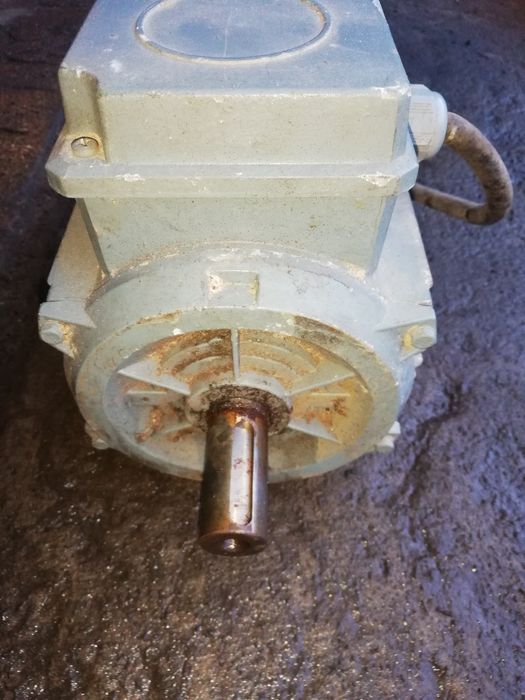 silnik elektryczny trzyfazowy