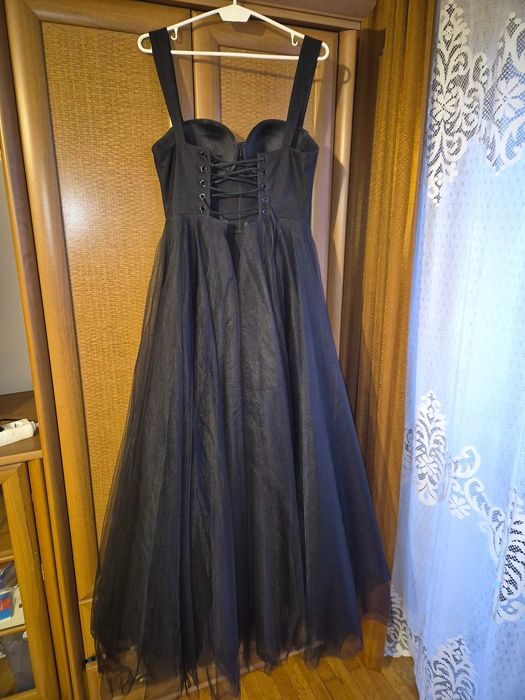 Sukienka czarna gorsetowa 38