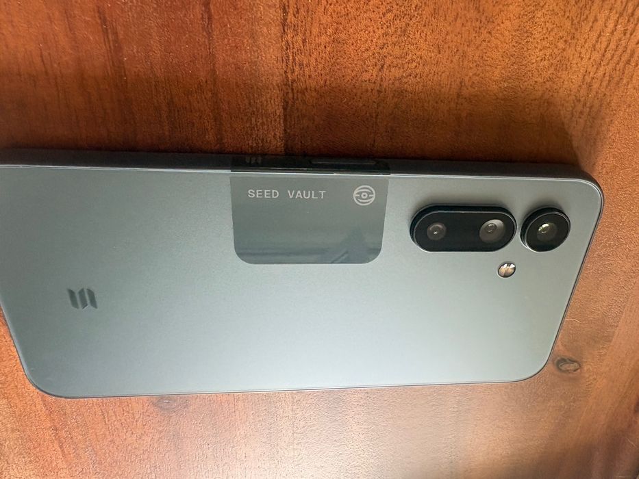 Solana Seeker android phone
