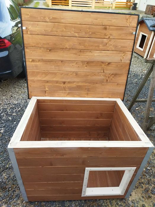 Buda dla psa drewniana