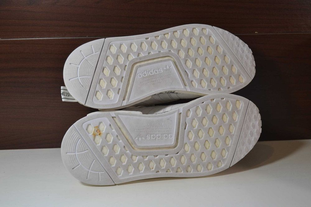 adidas nmd_r1 кроссовки 37р оригинал