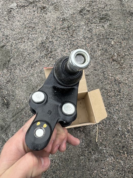 Продам нову шарову опору нижня, права Toyota/Lexus CB0426   CTR