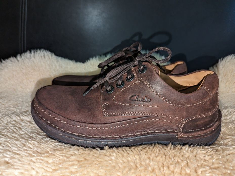 Clarks туфлі 39-39.5 р по устілці 26 см ширина 9 в дуже хорошому стані