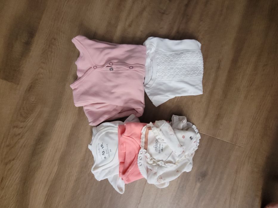 Zestaw ubrań dla dziewczynki r. 68