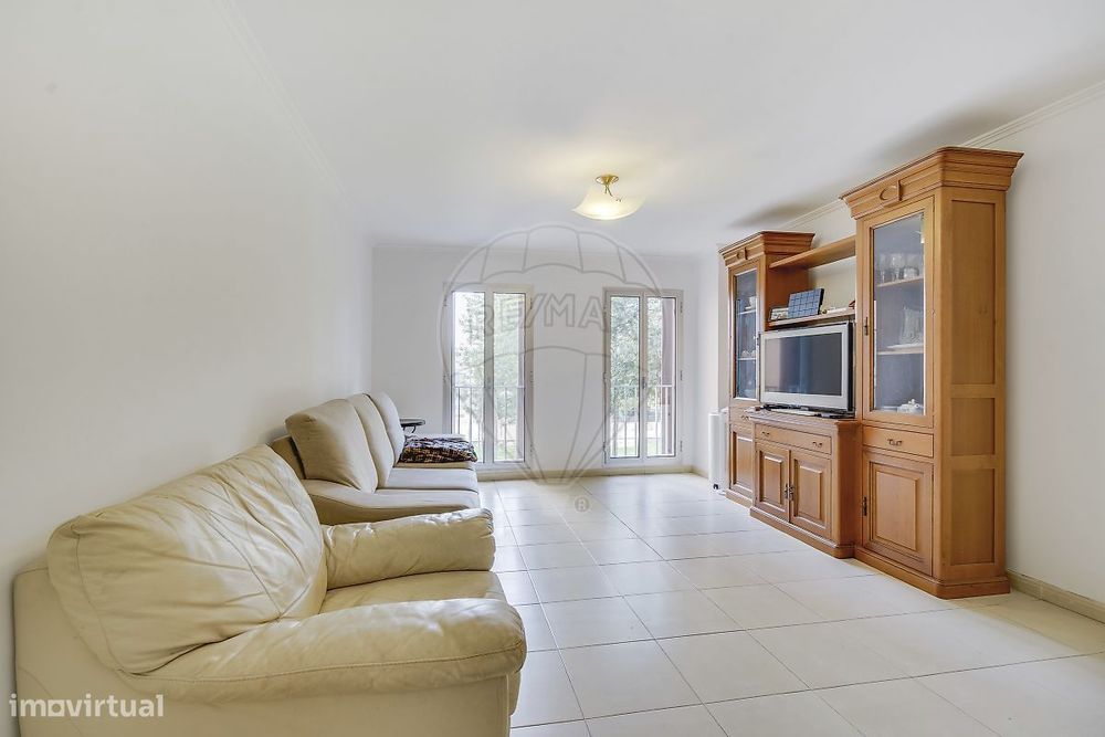 Apartamento T4 para arrendamento