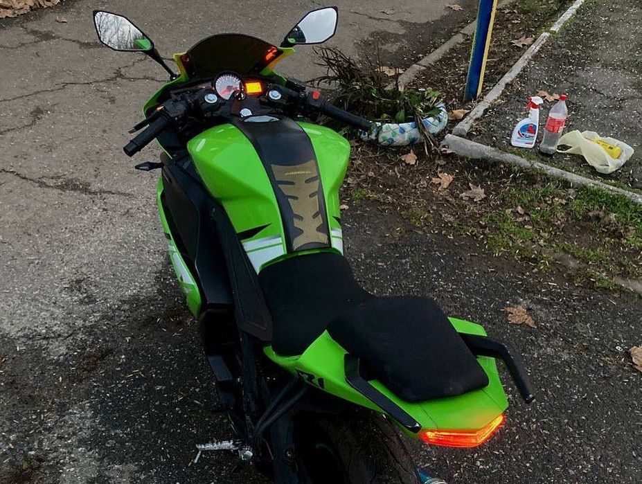 Продам мотоцикл Viper r1 250