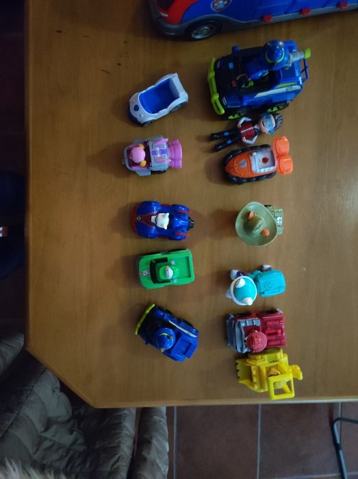 Patrulha Pata: carros, computador e autocarro