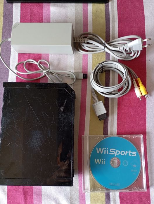 Nintendo Wii preta com 1 jogo