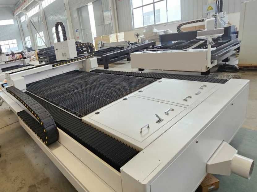 Верстат оптоволоконний лазерної різки металу VSI MK-3015S (2 кВт)