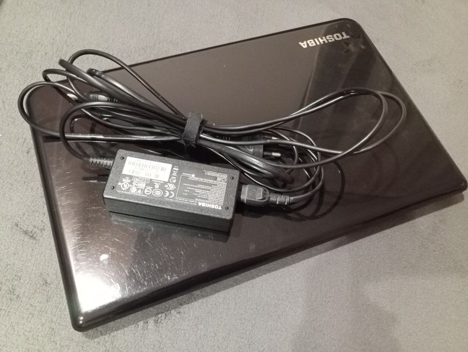 Laptop Toshiba satellite c55 core i3 4GB RAM 750GB Dysk