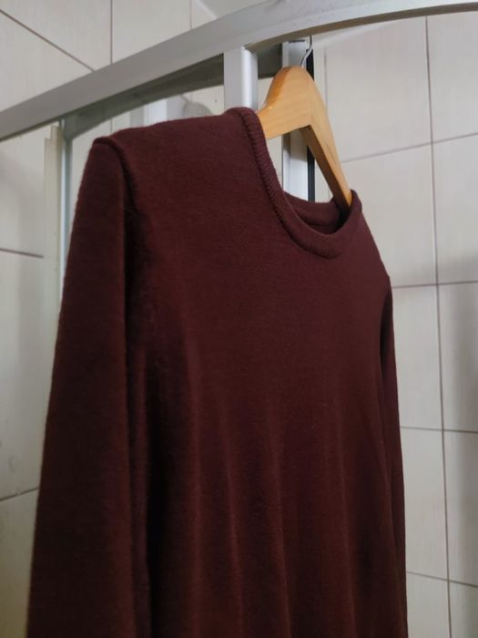 Męski cienki M sweter marki Primark w głębokim kolorze bordowym charak