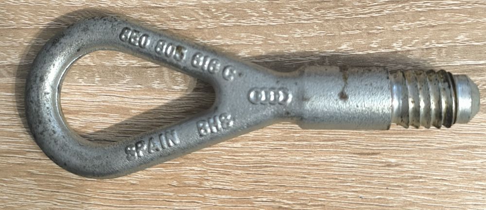 Ucho holownicze Audi A4 b7