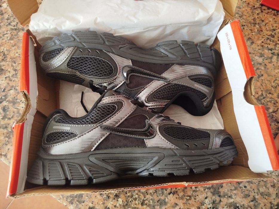 Vendo sapatilhas Nike V5 RNR novas n:42