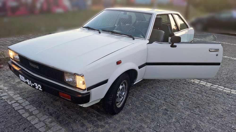 TOYOTA COROLA LIFTBACK DX COUPÉ 1.3 (KE70) Carro clássico 1981