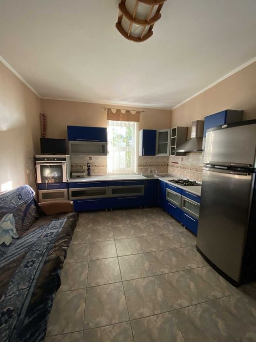 Продаєься 2- поверховий  будинок. Лариса