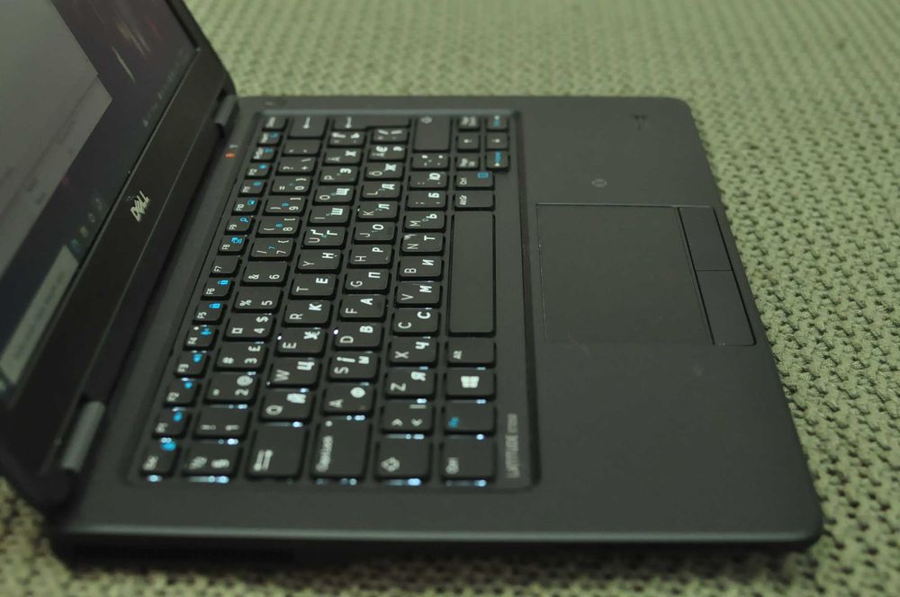 Мощный Ноутбук Dell 7250 (Core i5/8Gb/SSD/video 2Gb)