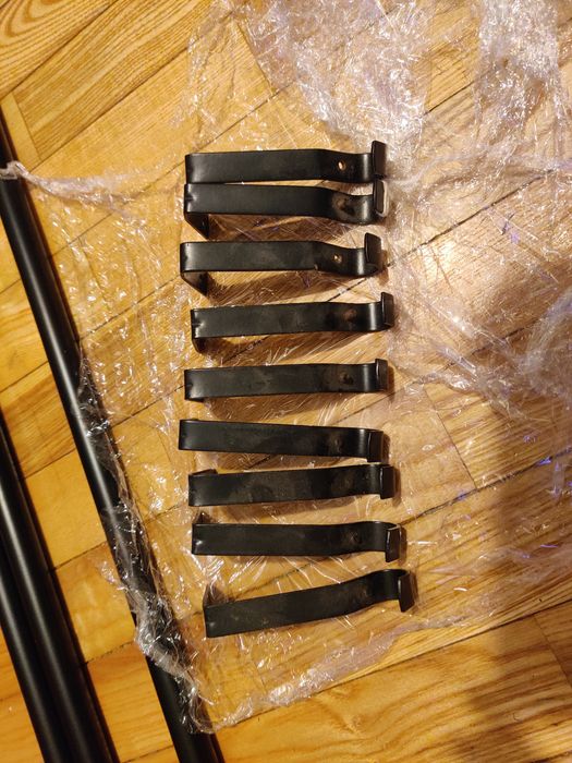 3 varões pretos com acessórios