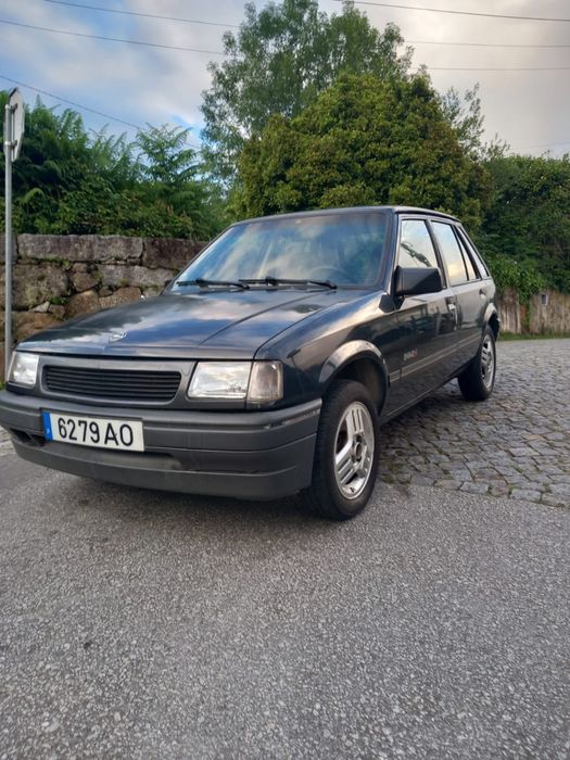 Opel corsa A -1.0 a gasolina