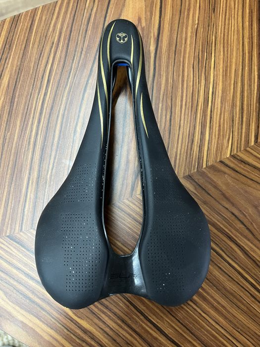 Varios selins como novos!