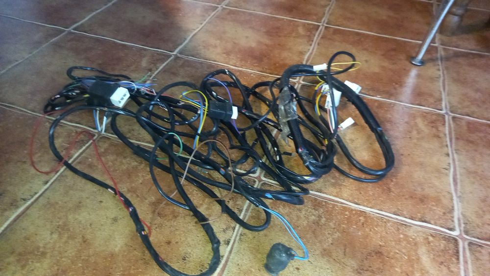 Проводка камаз .По рамі права сторона,та передніх ліхтарів по бамперу ...