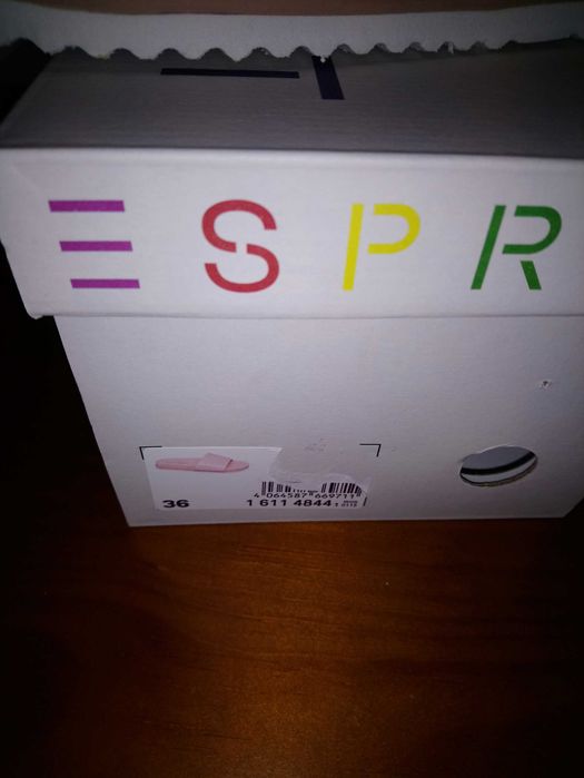 Chinelos rosa claro da Esprit