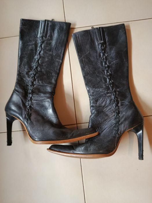 Bota de cano alto pele genuína