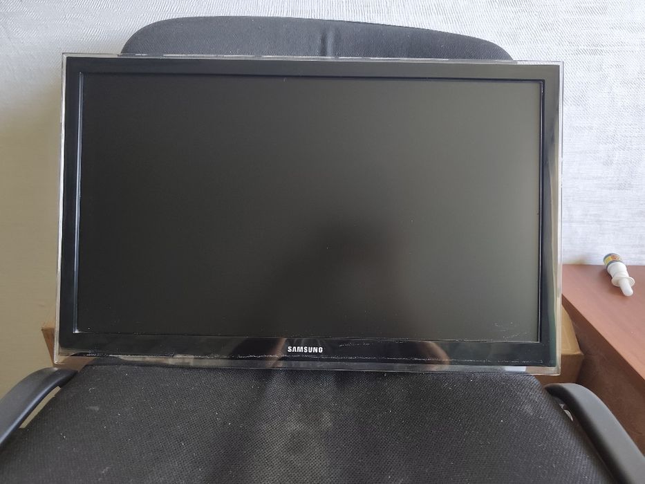 Телевізор смарт тв самсунг 22"