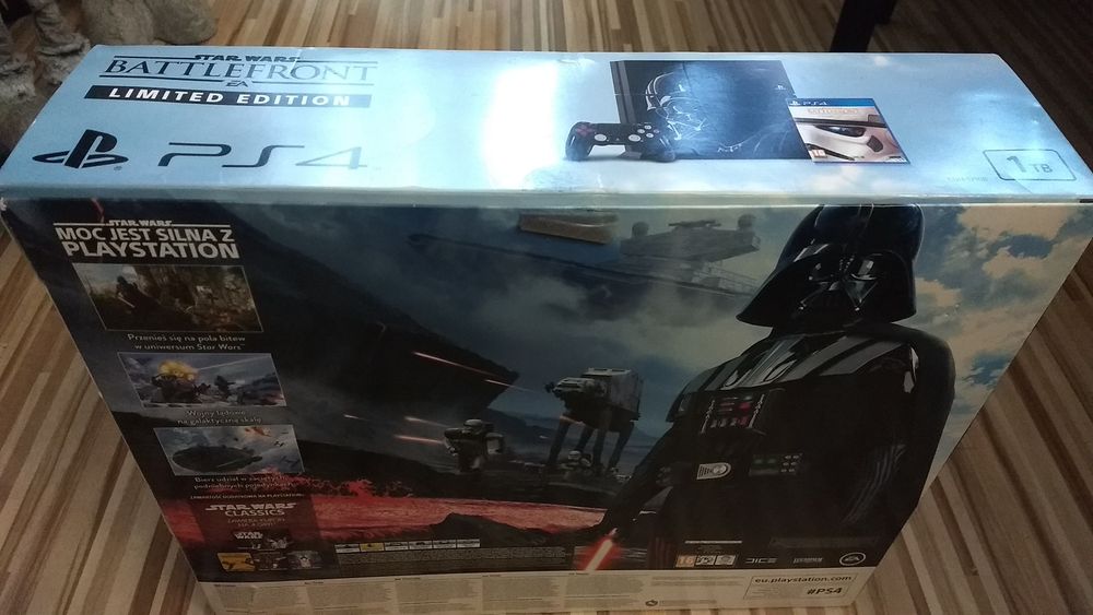 Playstation 4 Vader Edition 1TB.