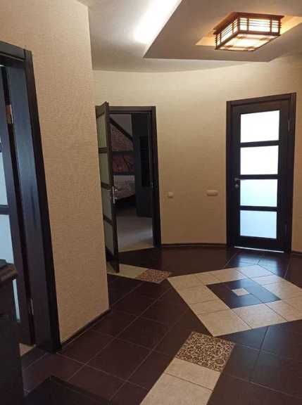 Оренда гарного будинку-котеджу на березі Дніпра, с. Кедина гора