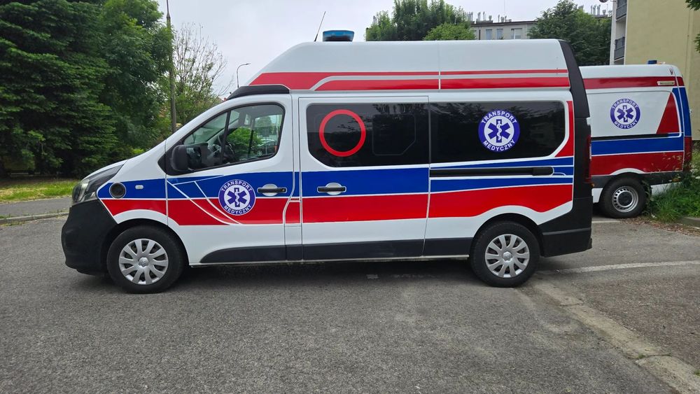 Opel VIVARO TRAFIC AMBULANS KARETKA  Ambulans Karetka typ B nosze
