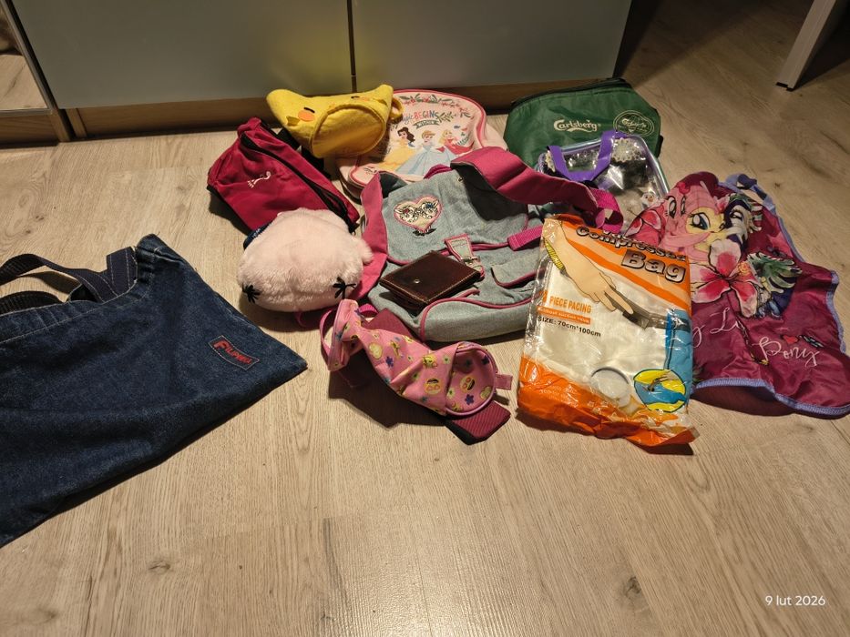Torby plecaki piórniki i inne