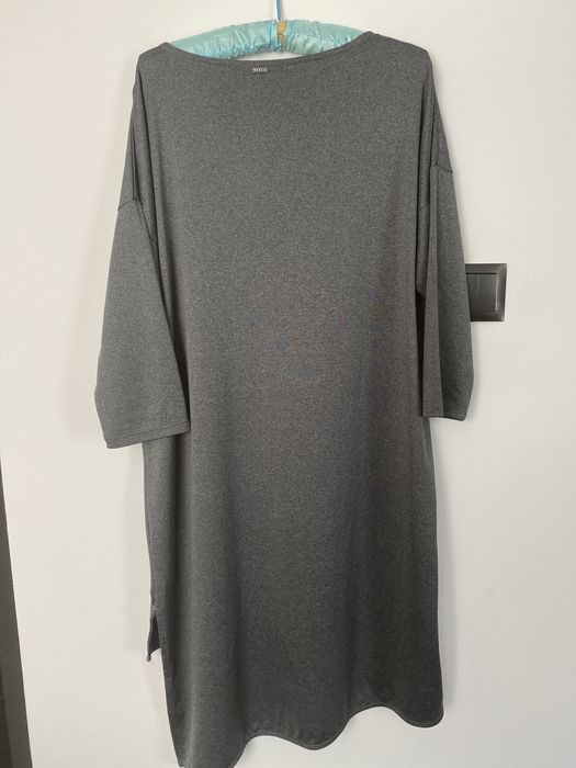 Sukienka Mohito grafitowa  duży rozmiar