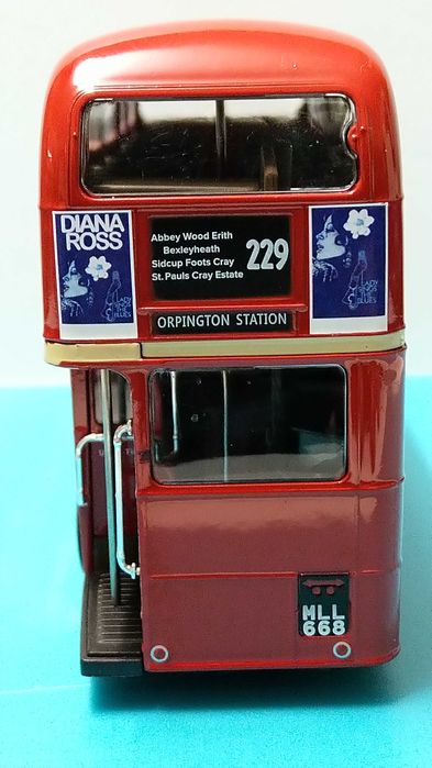 AEC Regent III RT - Red Bus: Miniatura autocarro Londres - escala 1/43