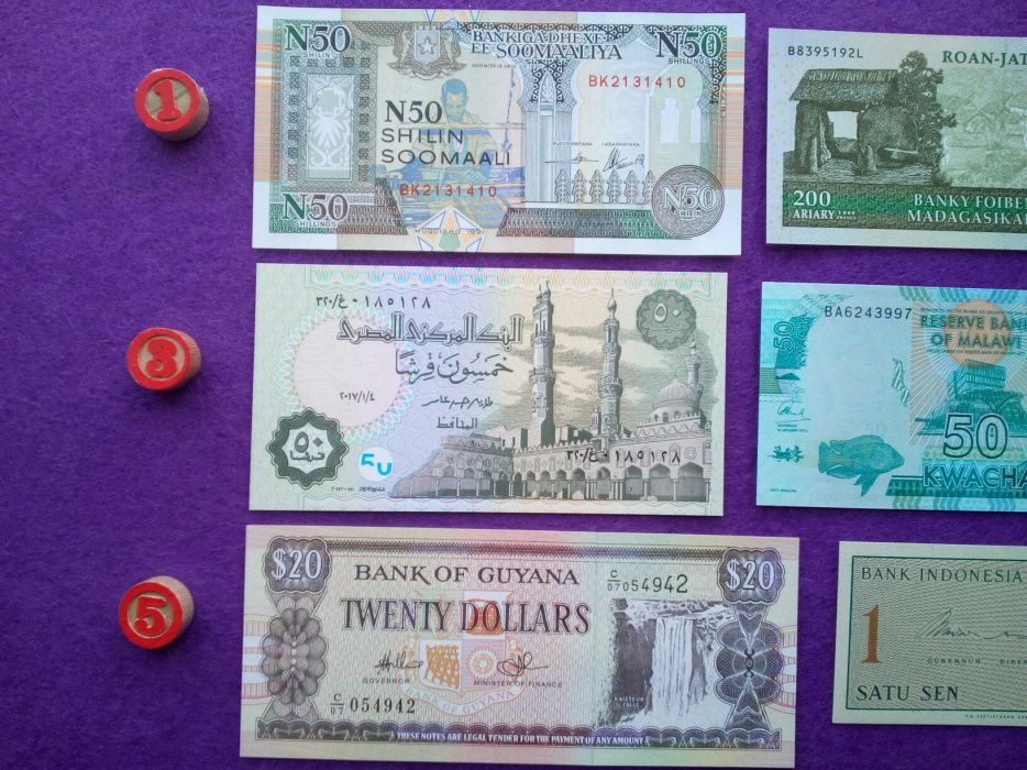 Lote de 10 notas diferentes * 10 países * Notas Genuínas