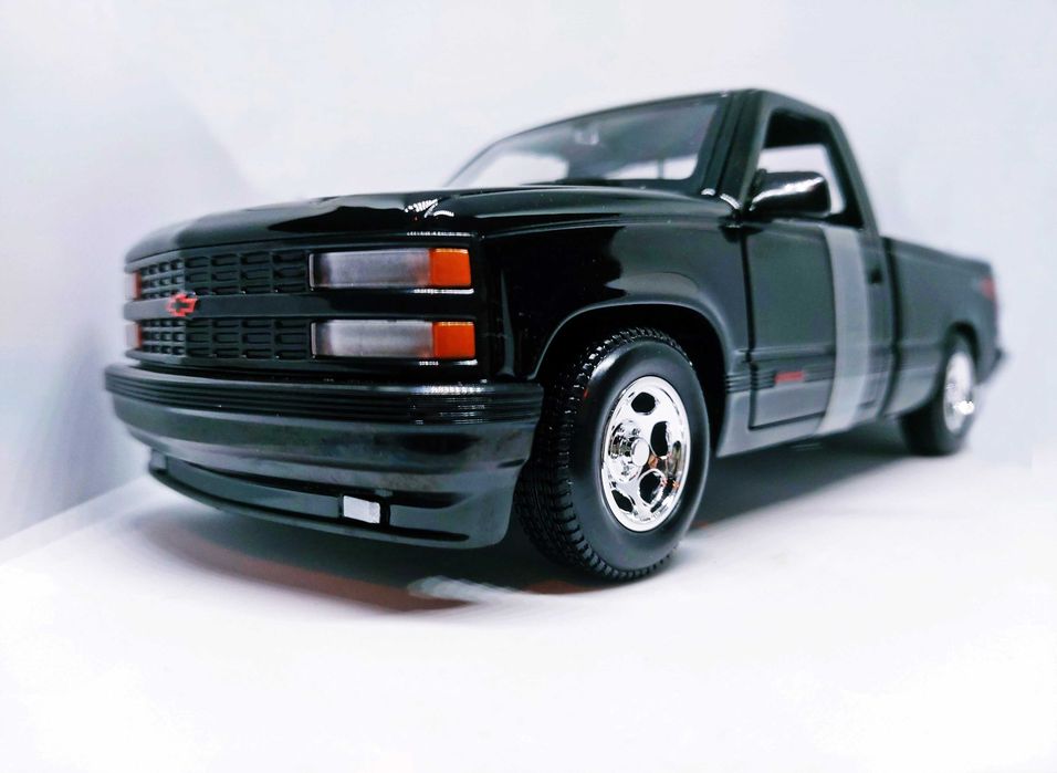 Chevrolet 454 SS Pick-UP -  1/24  MAISTO