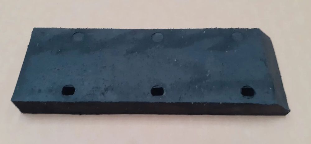 Listwa gumowa wew. prawa 407x140x40mm