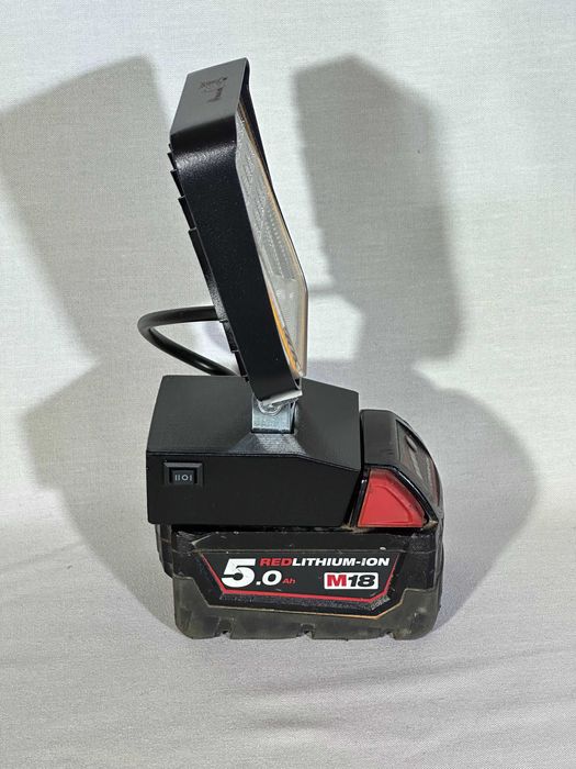 Lampa led do Milwaukee M18 2 tryby