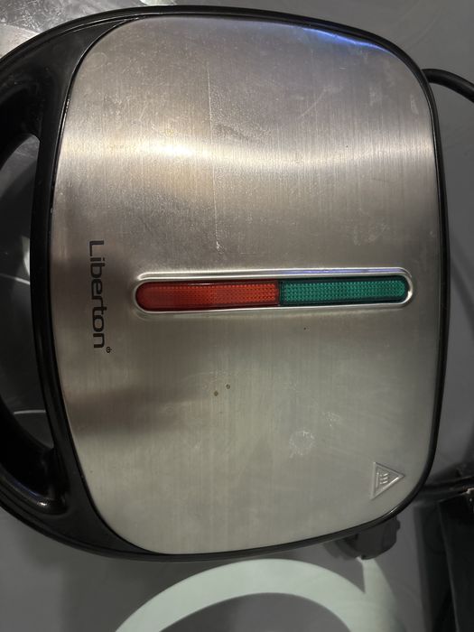 Сендвічниця Liberton LSM-8031