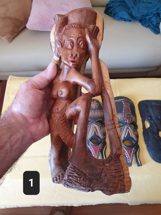 Arte Africana (Moçambique) - Esculturas em madeira  e pau preto