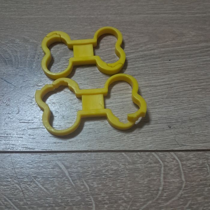 2x breloczki kość dla psa