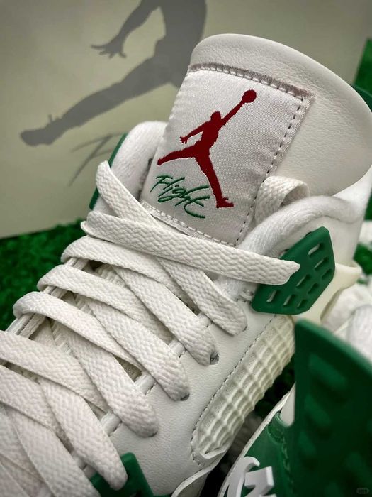 Jordan_4_Retro_R.42,5