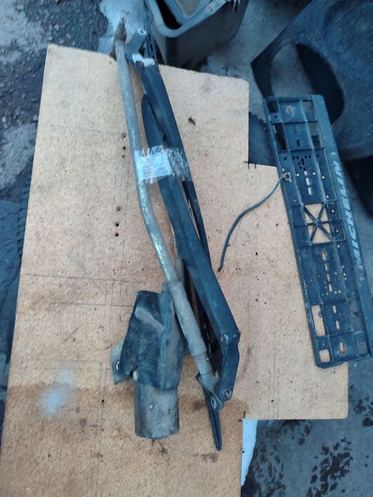 Моторчик з трапецією на двірники ВАЗ 2110 є інші моделі ВАЗ  Славута