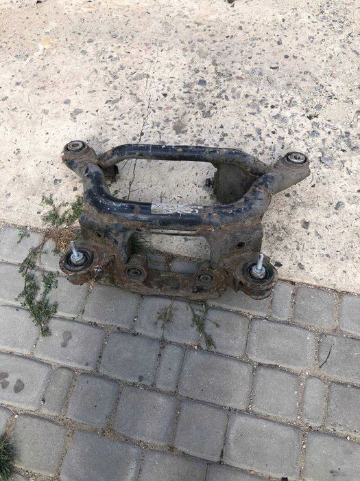 Підрамник BMW е46 купе