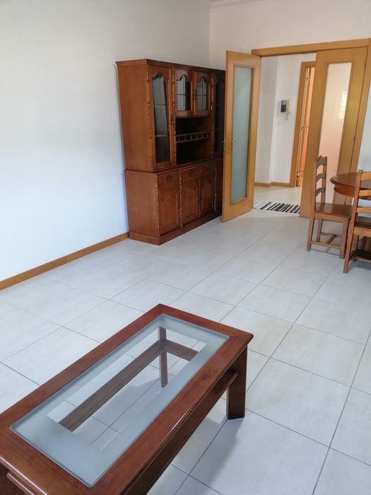 Alugo Apartamento T3