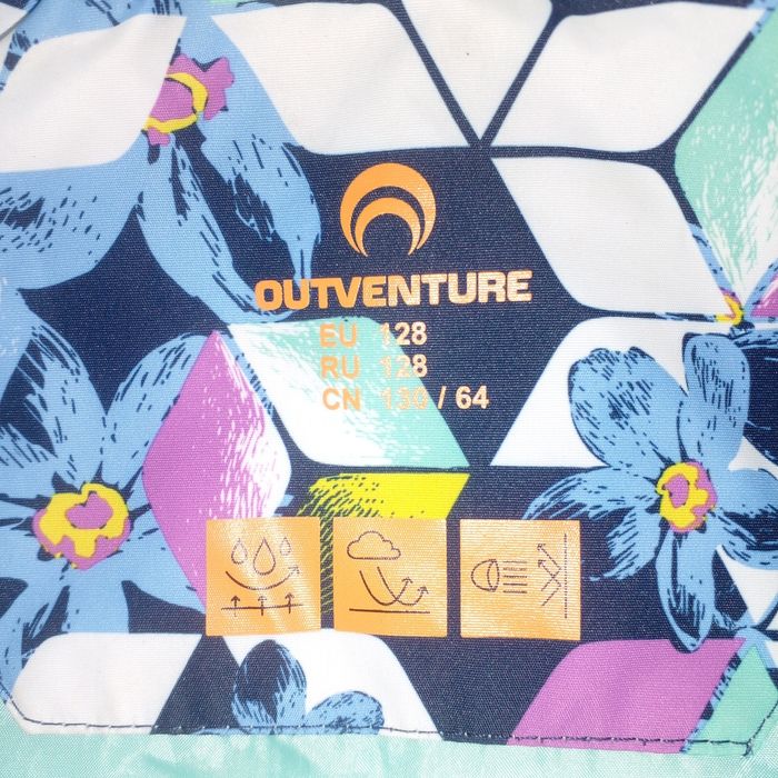 Куртки,желетка,дождевік на дівчінку