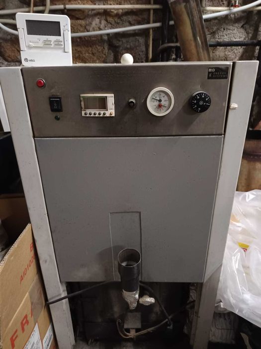 Caldeira a pellets 23 Kw para aquecimento central e AQS