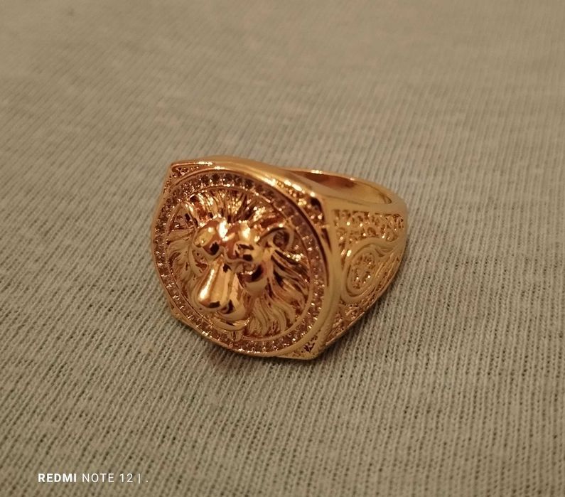 Męski pierścień z lwem - 3D rzeźbiony
