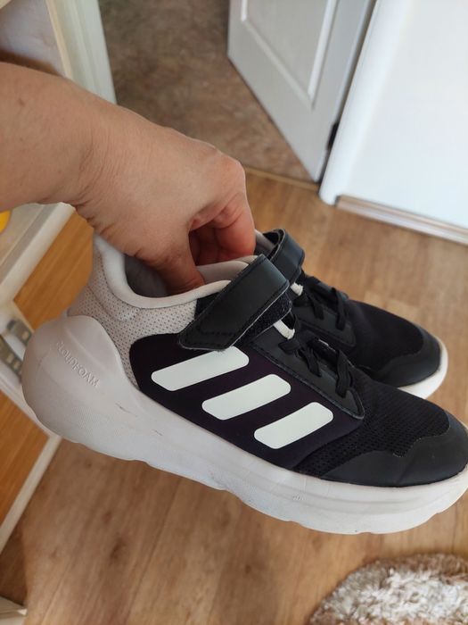 Продам дитячі кросівки Adidas